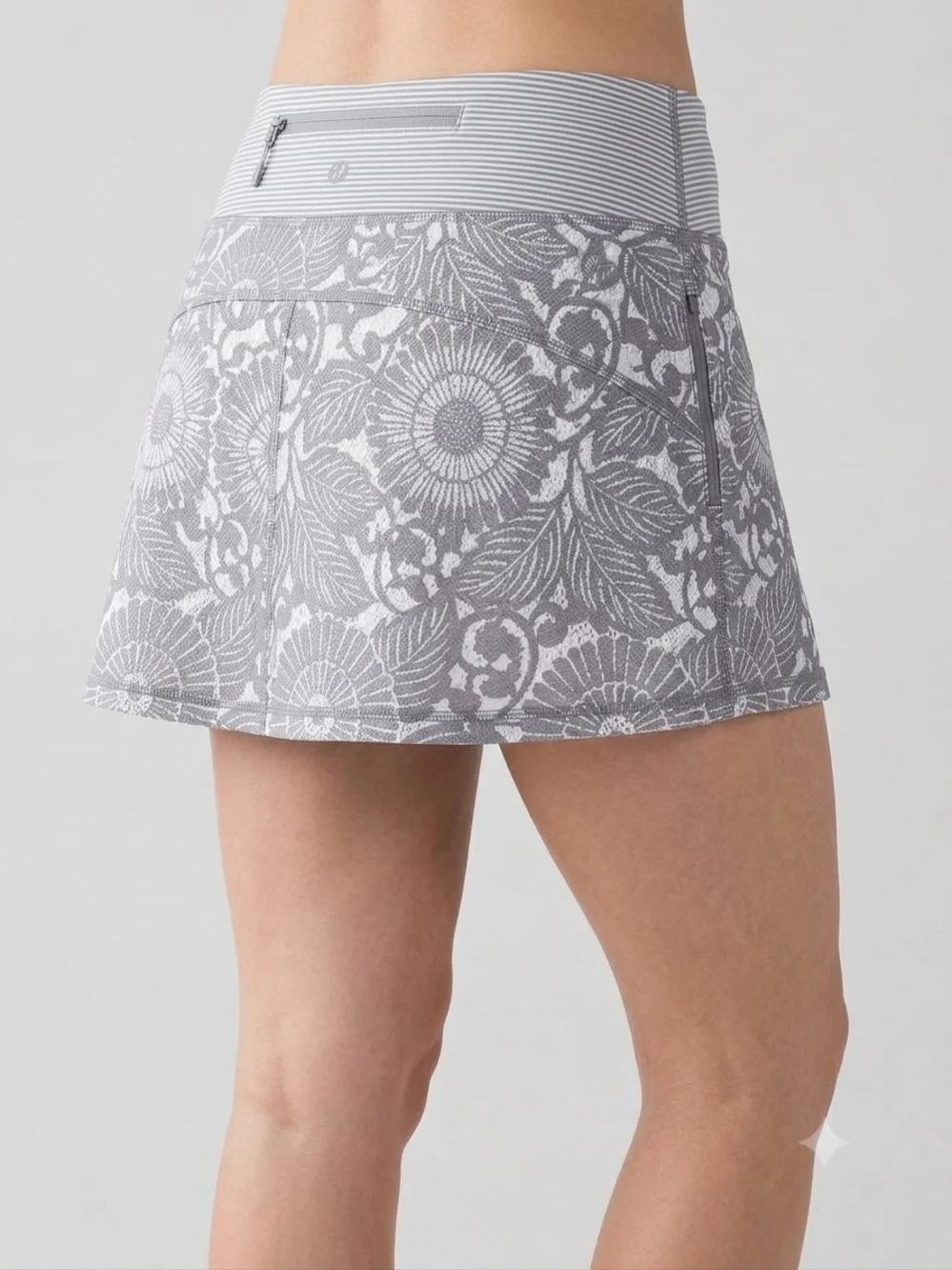lululemon athletica Gray Floral Skater Skort M (8)